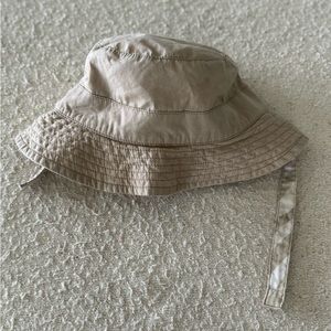 Banana Republic | Reversible Linen Bucket Hat 0-6 Months in Beige/ Zebra Print
